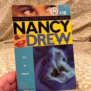 Nancy Drew Pit of Vipers Paperback